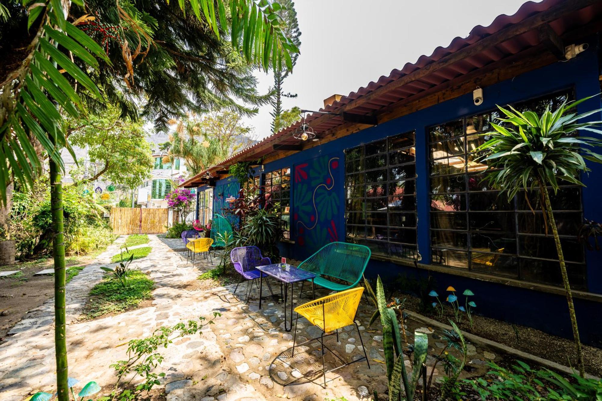 Amaranto Hostel Panajachel Exterior photo